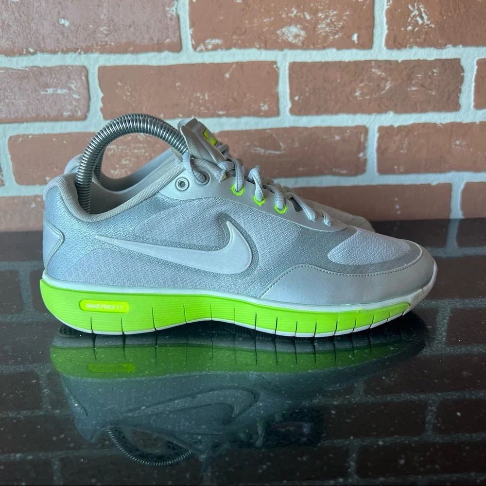 Nike Free XT Shoes Womens Size 7.5 Athletic Running Shoes Silver
